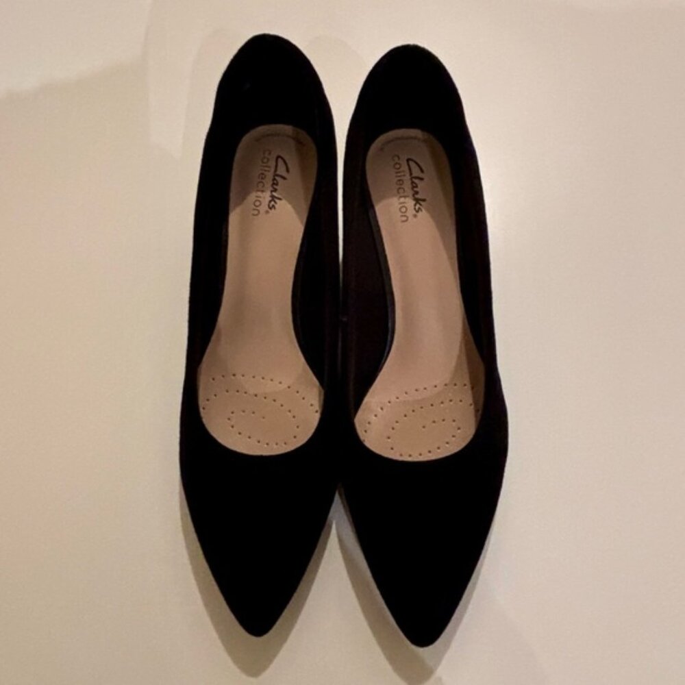 Clark's Black Suede Low Pumps 9.5 W